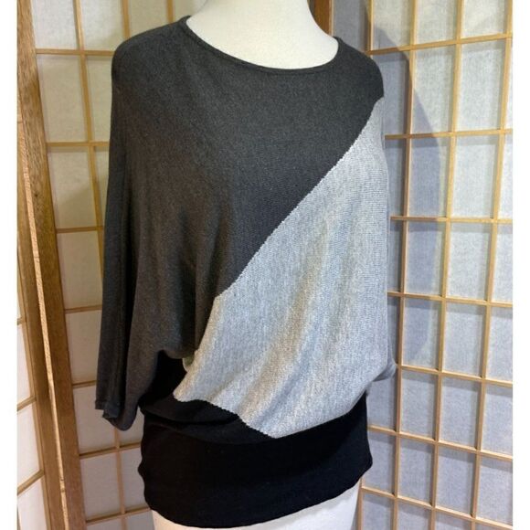 Magaschoni XS Gray Sweater  - Picture 1 of 14